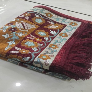 Tapis de prière souple et léger Janamaz musulman et islamique Tapis de prière durable de fournisseurs professionnels en Inde - Product Image 2