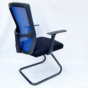 Silla Elevadora Ergonómica MFW15QX con Reposacabezas Ajustable, Reposabrazos Desmontables, Respaldo de Malla y Cuero PU Azul, Diseño Plegable - Product Image 2
