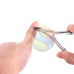 Pince à cuticules professionnelle en acier inoxydable, outil de manucure de précision, pince à cuticules de haute qualité en acier inoxydable - Product Image 5