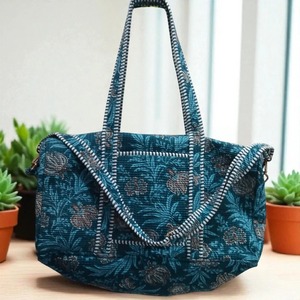 Sac de voyage matelassé de luxe, grand format, durable, pour le sport - Product Image 2