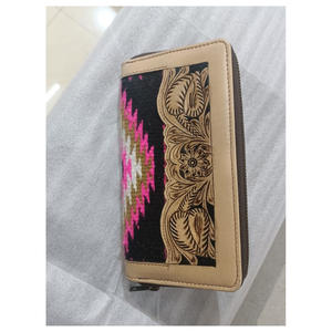 Bolso de mano de diseñador Floral tallado a mano de cuero suave marrón de primera calidad para mujer, fabricantes Unisex de India, superventas - Product Image 4