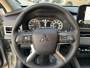 Gran Oferta: Mitsubishi Outlander Usado del 2022 - Product Image 2