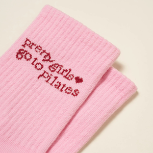 Chaussettes de Pilates antidérapantes en coton premium avec logo tricoté, fabriquées au Vietnam, confort et coussinage pour femmes, barre, yoga, reformer - Product Image 3