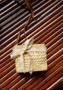 ใหม่มาถึง100% แฮนด์เมดสี่เหลี่ยมผืนผ้าน้ำผักตบชวากระเป๋า CrossBody กระเป๋าถือแฟชั่นสูงขายส่งสำหรับสุภาพสตรีทำในเวียดนาม - Product Image 4