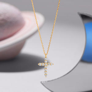 Hot Bán Giá Cả Cạnh Tranh S925 Bạc Mạ Vàng Không Thấm Nước Cubic Zirconia Kim Cương Mề Đay Chữ Thập Mặt Dây Chuyền Vòng Cổ Chuỗi - Product Image 6