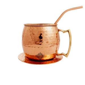 Ensemble de 2 mugs en cuivre martelé avec sous-verre marron Indian Art Villa pour servir de la bière ou du vin dans un bar, un hôtel ou un restaurant - Product Image 1