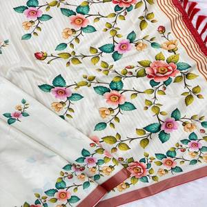 Sari de Seda Manipuram VASTRA COTTAGE con Estampados Florales Multicolores, Borde Tejido con Hilo Dorado, Pallu Floral Digital y Blusa - Product Image 2
