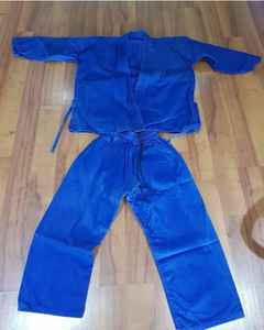 Ensembles de karaté personnalisables avec logo, tissu extensible léger, technique de strass - Product Image 2