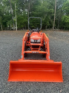 ซัพพลายเออร์ที่ดีที่สุด รถแทรกเตอร์ Kubota L2501HST 25 แรงม้า ขับเคลื่อน 4 ล้อ รถแทรกเตอร์ขนาดเล็ก เครื่องยนต์ดีเซล ระบบไฮโดรสแตติก พร้อมที่ตักด้านหน้าสำหรับขาย - Product Image 2