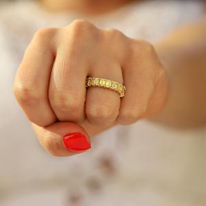 Anillo de Boda de Oro Amarillo de Lujo en Oferta, Anillo de Eternidad Completo con Corte Esmeralda de la Mejor Calidad, Oro Rosa, Moissanita Clásica GRA - Product Image 1