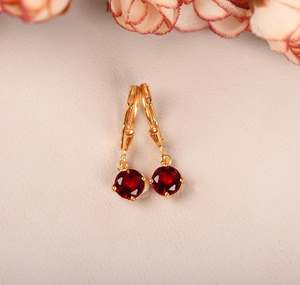 Boucles d'oreilles pendantes en argent sterling 925 plaqué or 14 carats avec grenat, bijoux de naissance, élégantes boucles d'oreilles pendantes en grenat, cadeau pour femme - Product Image 2