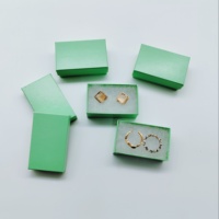 Boîtes à bijoux personnalisées AOPA en gros |   Boîtes de luxe avec couvercle et base rembourrées de coton pour l'image de marque des boutiques