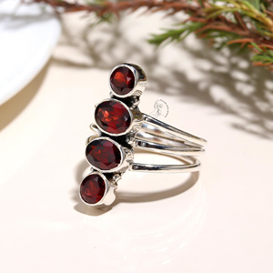 Anillo de piedras preciosas de granate rojo único, anillo de plata de ley sólida 925, anillo de forma ovalada y redonda de piedras preciosas de rojo granate natural personalizado - Product Image 3