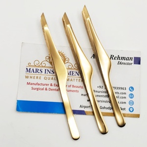 Pinzas de Cejas de Acero Inoxidable con Plasma Dorado de Alta Calidad, Diseño Inclinado y Puntiagudo - Product Image 6