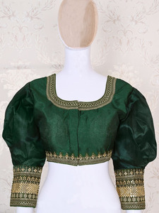 Collection indienne pakistanaise Trendy Blouse légère en soie Milan avec col en V pour porter des vêtements ethniques exclusifs Blouse de mariée - Product Image 3