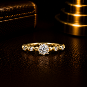 Anillo de compromiso y boda floral minimalista Art Deco de oro amarillo de 14 quilates con diamantes cultivados en laboratorio en forma de racimo redondo para mujer, joyería fina. - Product Image 1