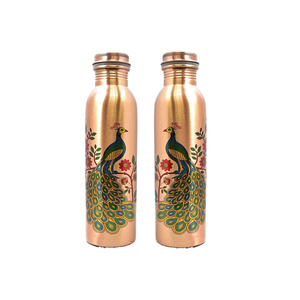 Juego de 2 botellas de cobre hechas a mano al por mayor, vasos de plástico personalizables con diseño impreso, uso directo de agua potable - Product Image 1
