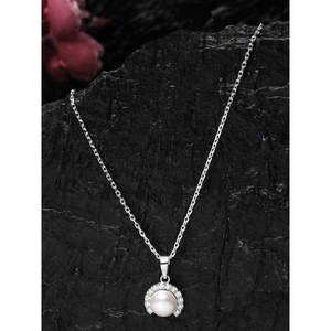 Collar con Colgante de Perla Riko CLARA, Plata de Ley 925 con Baño de Rodio, con Circonita Suiza, Regalo para Mujeres y Niñas - Product Image 2