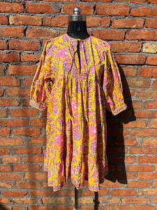 Mini vestido Bloque de mano Impreso Patrón floral 100% Algodón Cuello profundo con cierre de cuerda Estilo casual bordado con borlas - Product Image 6