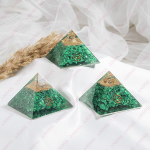 Pirámide de Malaquita Orgone para Alivio del Estrés, Decoración y Meditación - Product Image 3