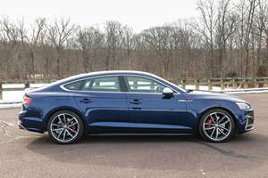 Audi S5 Sportback Premium Plus ปี 2019 สภาพดีเยี่ยม เครื่องยนต์ดีเซล 349 แรงม้า เทอร์โบ V6 ขับเคลื่อนสี่ล้อ พวงมาลัยซ้าย สีน้ำเงินเมทัลลิก นาวาร่า ไมล์น้อย - Product Image 5