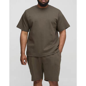 Ensemble t-shirt et short décontracté pour homme Tenue d'été confortable et élégante Ensemble t-shirt et short tendance en coton respirant - Product Image 1