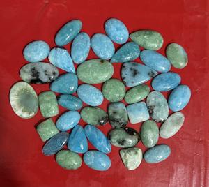 Increíble calidad cielo azul hemimorfita piedra preciosa suelta parte trasera plana cabinas lote para la fabricación de joyas de piedras preciosas, - Product Image 1