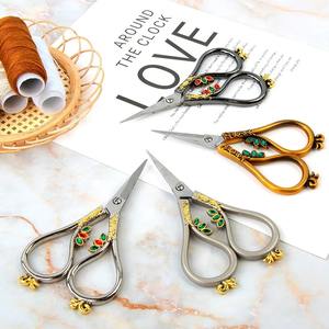 Tijeras Duraderas de Acero Inoxidable con Bordado de Flores de Estilo Retro Vintage para Coser, Hacer Scrapbooking y Manualidades - Product Image 3
