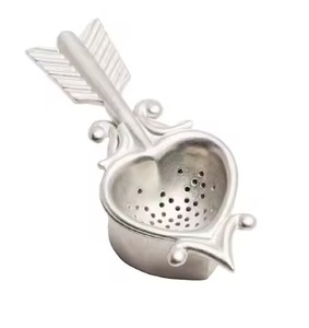 Passoire à thé élégante en maille métallique en acier inoxydable avec finition dorée et brune, parfaite pour le restaurant et les ustensiles de cuisine - Product Image 4