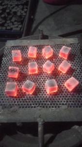 Carbón natural y carbón para shisha de calidad superior con carbón activado para un rendimiento óptimo. Compradores de carbón. - Product Image 2