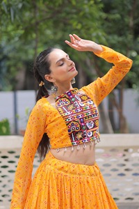 Navratri Faux Georgette Bandhej Print avec Gotta Patti Lace Lehenga Choli Work Exportateur mondial de Surat - Product Image 4