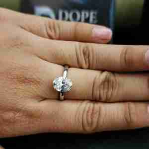 Impresionante Anillo de Moissanita de Lujo con Corte Ovalado y Piedras Creadas en Laboratorio para Regalo de San Valentín en Acero Inoxidable - Product Image 6