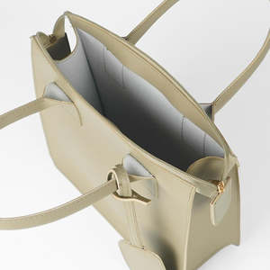 กระเป๋าโท้ทหนังแท้สำหรับผู้หญิงหนัง100% ทอแบบมีซิปปิดทำด้วยมือสีตามสั่ง - Product Image 4