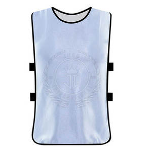 เสื้อกีฬาฟุตบอล 100% โพลีเอสเตอร์ ระบายอากาศ แห้งเร็ว ตัดเย็บอัตโนมัติ ปรับแต่งได้ ชุดกีฬาสำหรับทีม บริการ OEM - Product Image 5