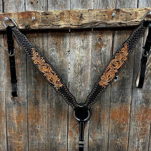 Coraza de cuero Premium Horse Tack Breastcollar Secure Comfort Fit Equipo de circunferencia ecuestre elegante y ajustable - Product Image 1