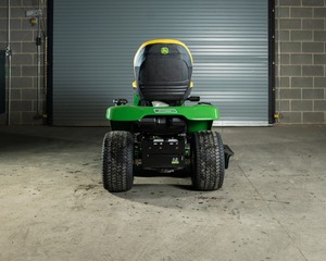 Cortadora de Césped John Deere X370 Usada de Calidad en Venta - Product Image 5