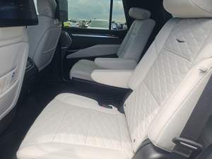 Cadillac Escalade V-Series 2025 en excellent état - Product Image 3