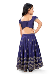 Shoryam Fashion Robe traditionnelle indienne pour enfants, imprimé bleu métallisé, Lehenga longueur ras du sol, Choli à manches bouffantes, tenue de fête pour filles - Product Image 4