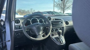 2007 pour Matrix Sedan Turbo Intérieur foncé Sièges en tissu Automatique - Product Image 2