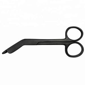 Tijeras para Vendajes de Acero Inoxidable Negras de 30g, Herramienta de Corte Médico con Punta Roma para una Extracción Segura de Vendajes, HERMANN MEDITECH - Product Image 6