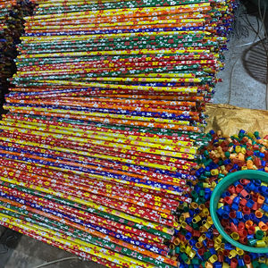 Balais et pelle à poussière à motif floral élégant du fabricant Hot Design de gants en PVC uniques avec sac à vadrouille à poussière Bâton de balai en bois - Product Image 1