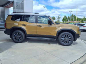 Véhicule tout-terrain de luxe de taille normale 4x4, transmission automatique, neuf, 2025, à vendre - Product Image 3