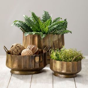 Ensemble de 3 vases de table et de sol en métal de luxe moderne faits à la main, décoration d'intérieur WB INC INDIA, couleurs personnalisées - Product Image 2