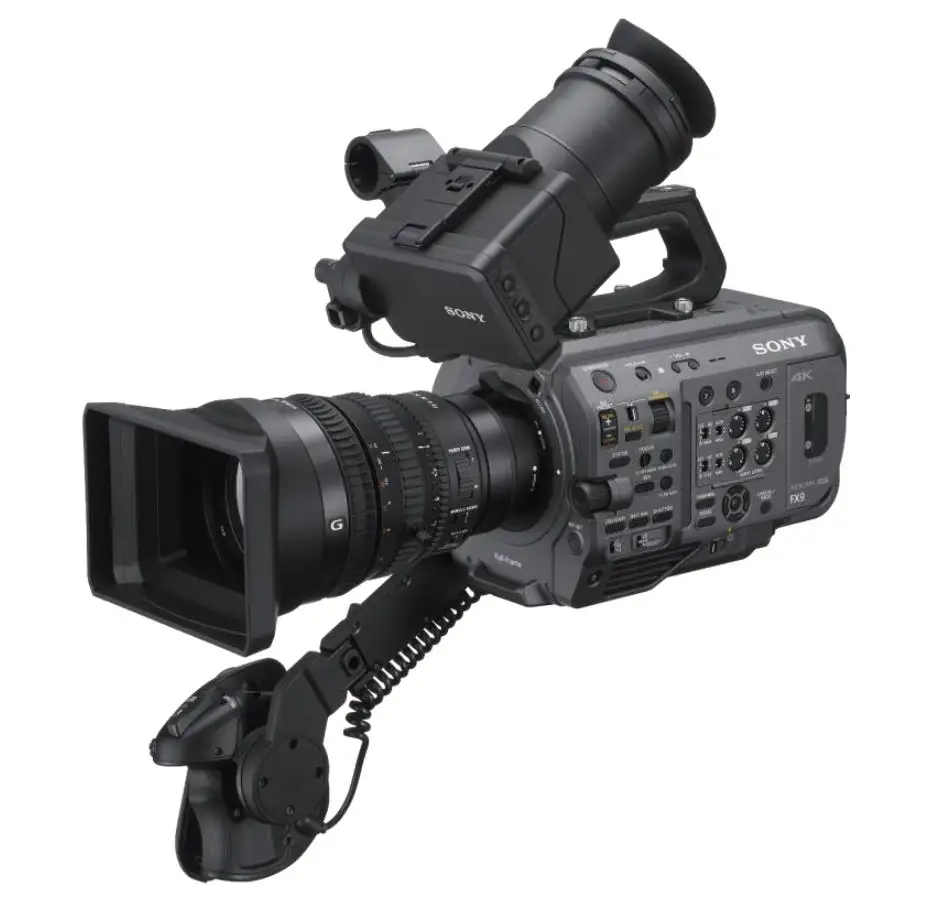 28-135mm f/4 G OSS लेंस के साथ एवेर ऑथेंटिक PXW-FX9K XDCAM 6K फुल-फ्रेम कैमरा सिस्टम