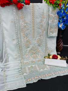 Salwar Kameez en Faux Georgette Lourd avec Dupatta avec Broderie Lourde et Travail de Séquence avec Costume Pakistanais Sans Haut - Product Image 5