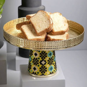 Exquisito Soporte Redondo para Servir Pasteles, Soporte para Pasteles de Primera Calidad en Dorado y Negro para Bodas y Fiestas al Mejor Precio - Product Image 4