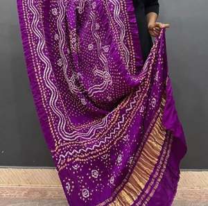 Chandrokhni Bandhej Dupatta de Seda Pura Étnica Moderna, Suave, de Diseño - Product Image 1