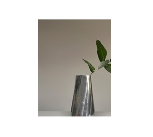 Vase de fleurs en métal magnifiquement conçu avec charme vintage pour les mariages haut de gamme thèmes de décoration classiques et arrangements floraux - Product Image 2