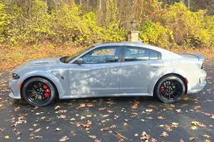 Charger SRT Hellcat Redeye Widebody 2022, Motor V8 Supercargado de 797 HP, Smoke Show, Sin Modificar - Product Image 3