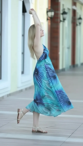 Vestido Largo de Georgette con Silueta Recta y Bordado de Lentejuelas de Sierra Bolivia - Product Image 3